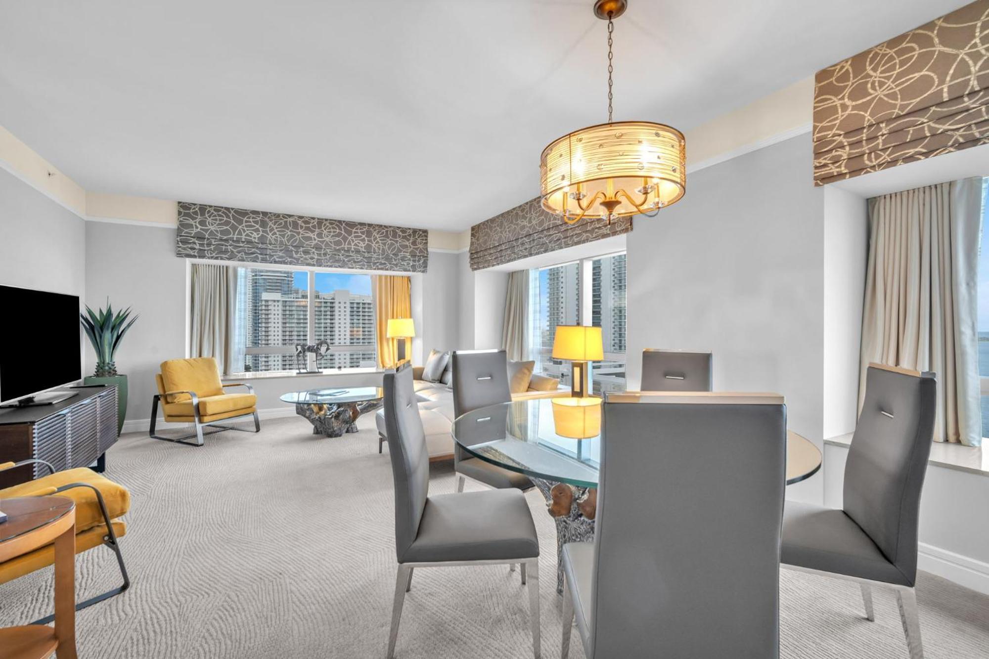 Spacious 2 Bedroom 2 Bath & Studio Suites In The Four Seasons Hotel Miami High Floors Zewnętrze zdjęcie